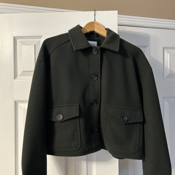 Zara Cropped Green Jacket – Soft, Cozy & Perfect for Fall/Spring - Picture 1 of 4